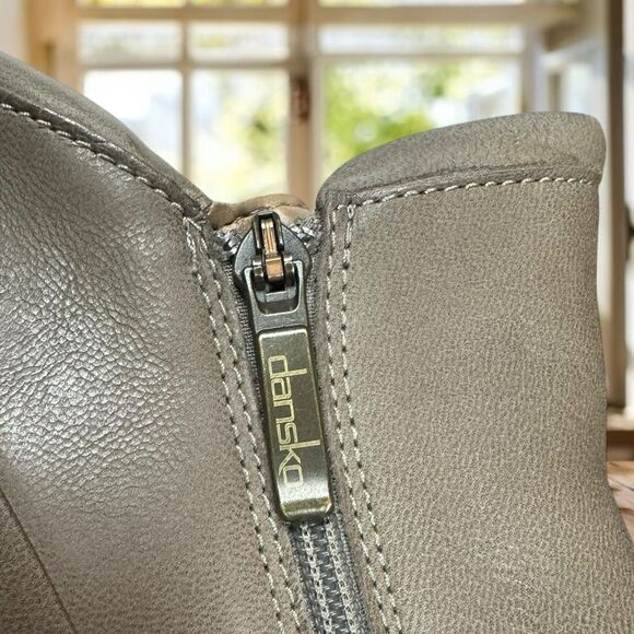 🆕🔥 DANSKO Leather Miki Zippered Boot Bootie TAUPE BURNSIHED Size 39 - Picture 7 of 14